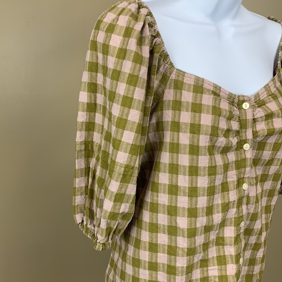 Button up top - Picture 2 of 9